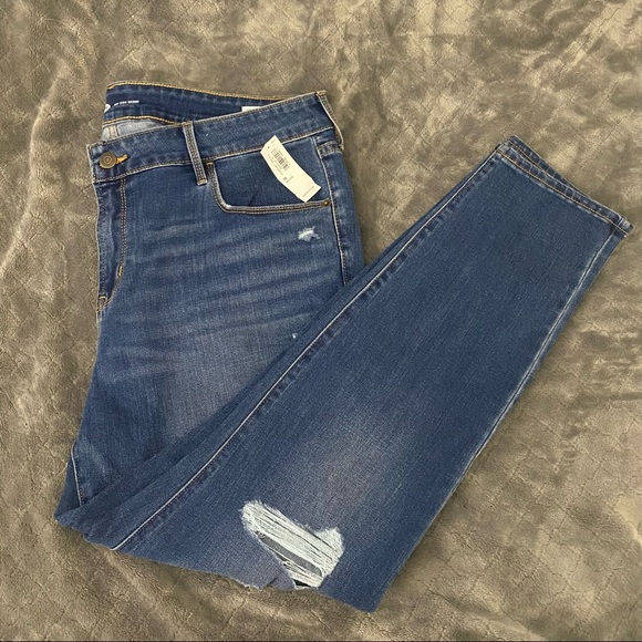 NWT Old Navy Ripped Skinny Jeans - Picture 3 of 4